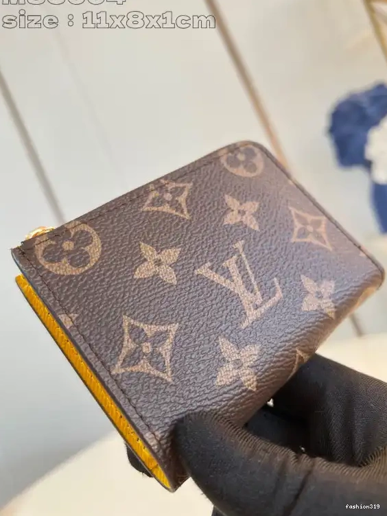 Compact Vuitton Wallet-11*8.5*1.5CM Louis Noa 0420